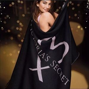 Victoria Secret Throw heart Blanket